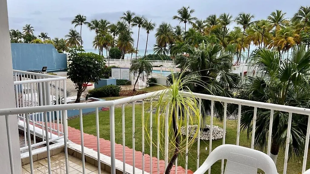 Beachfront Tropical Tantra Apartment サンジョアン