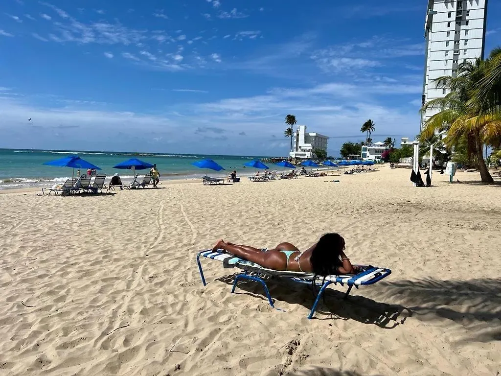 Beachfront Tropical Tantra Apartment サンジョアン