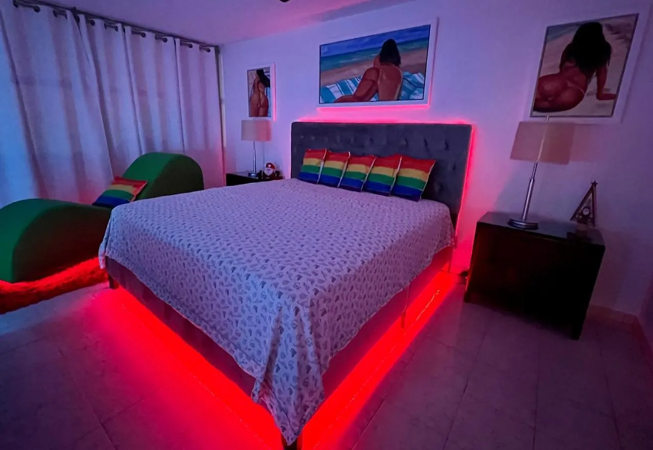 Beachfront Tropical Tantra Apartment サンジョアン