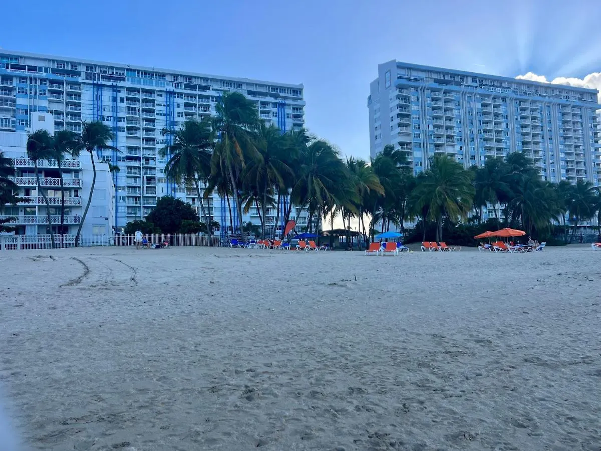 Beachfront Tropical Tantra Apartment サンジョアン 0*,  プエルトリコ