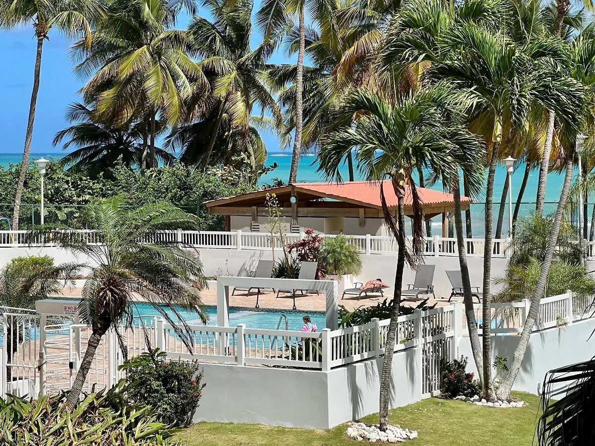 Beachfront Tropical Tantra Apartment サンジョアン