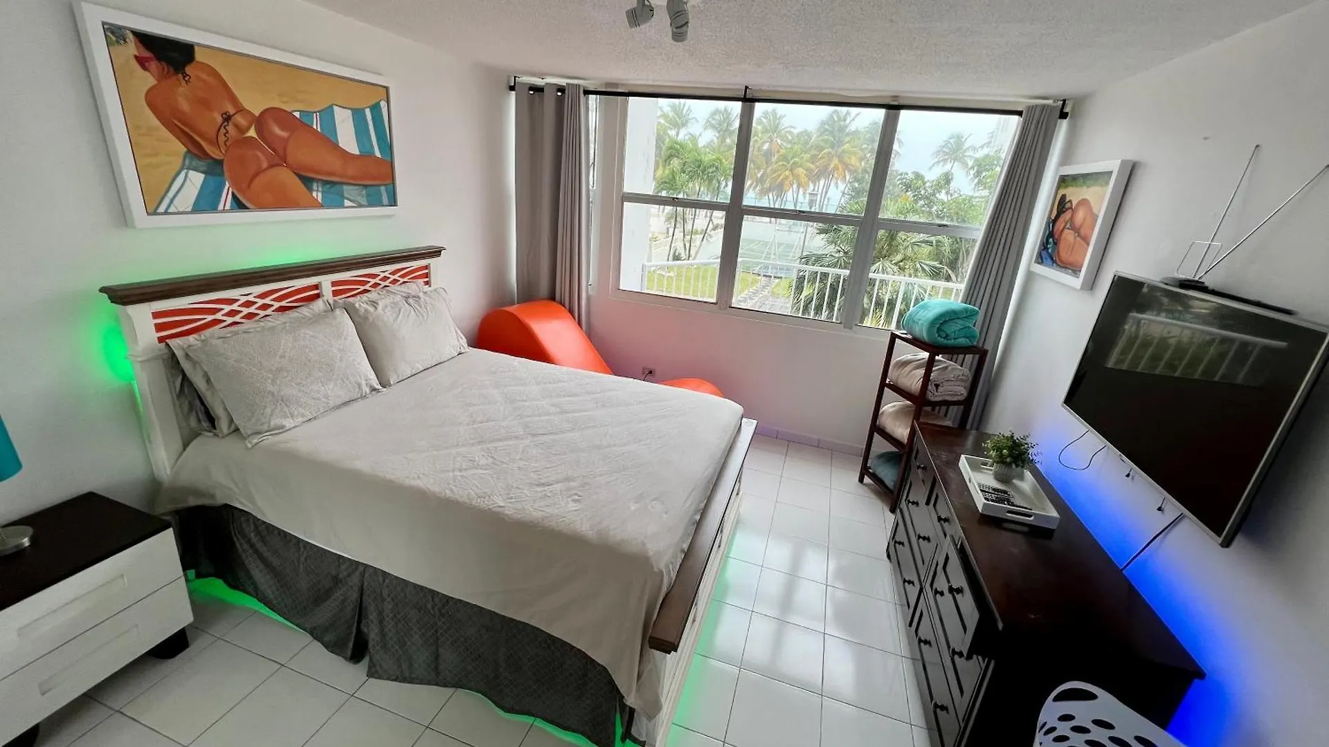 Beachfront Tropical Tantra Apartment サンジョアン