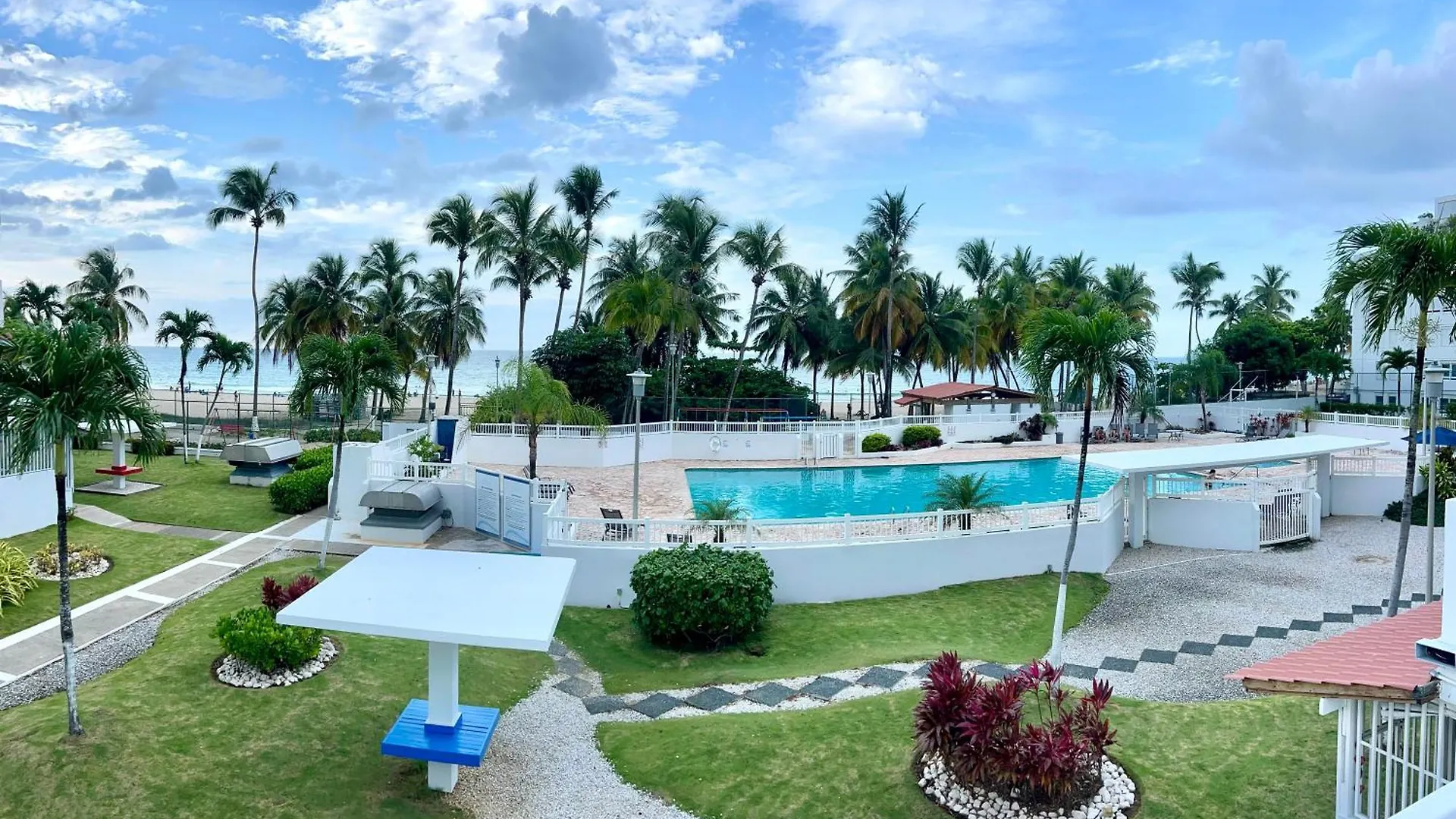 Beachfront Tropical Tantra Apartment サンジョアン