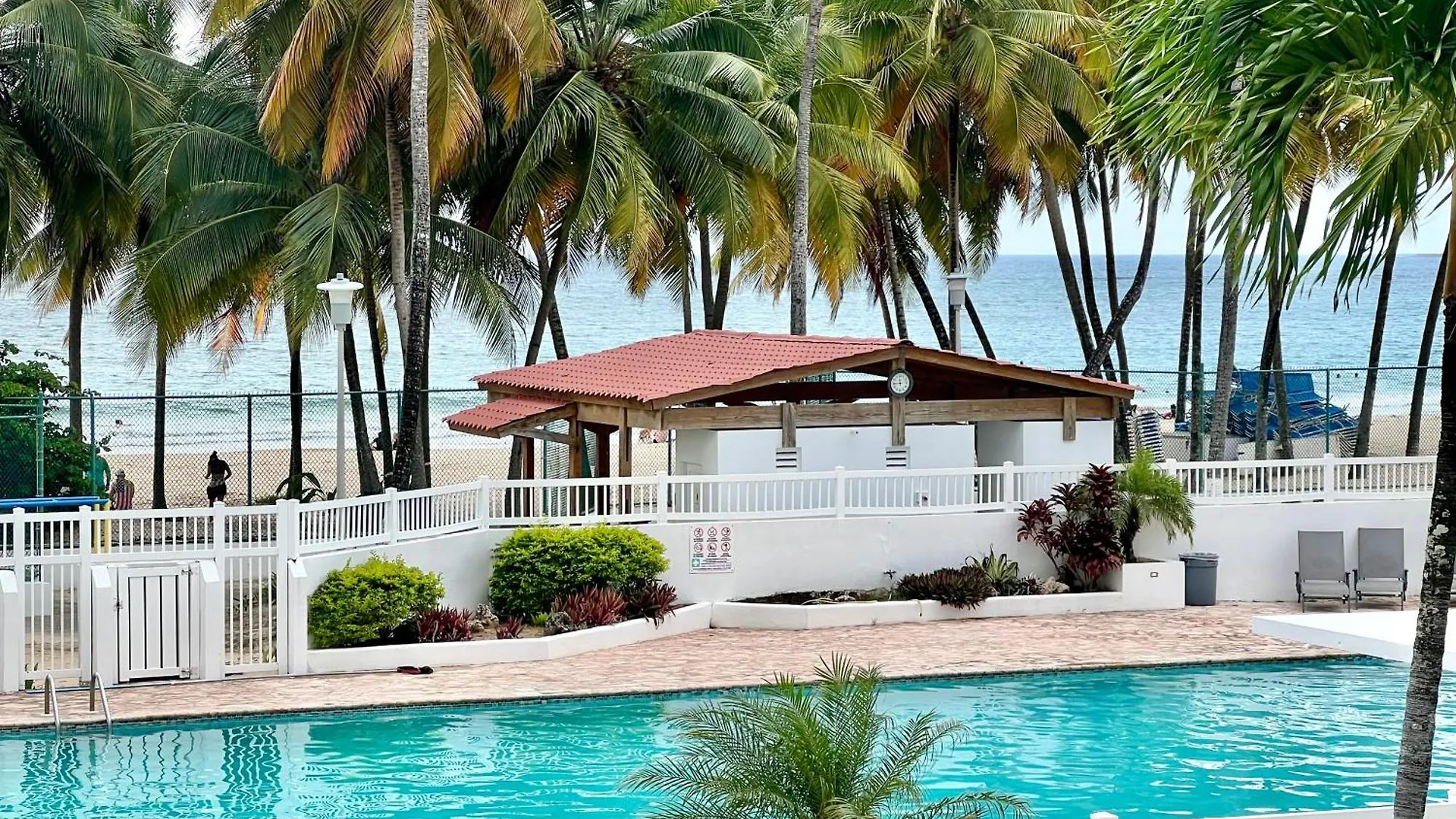 Beachfront Tropical Tantra Apartment サンジョアン