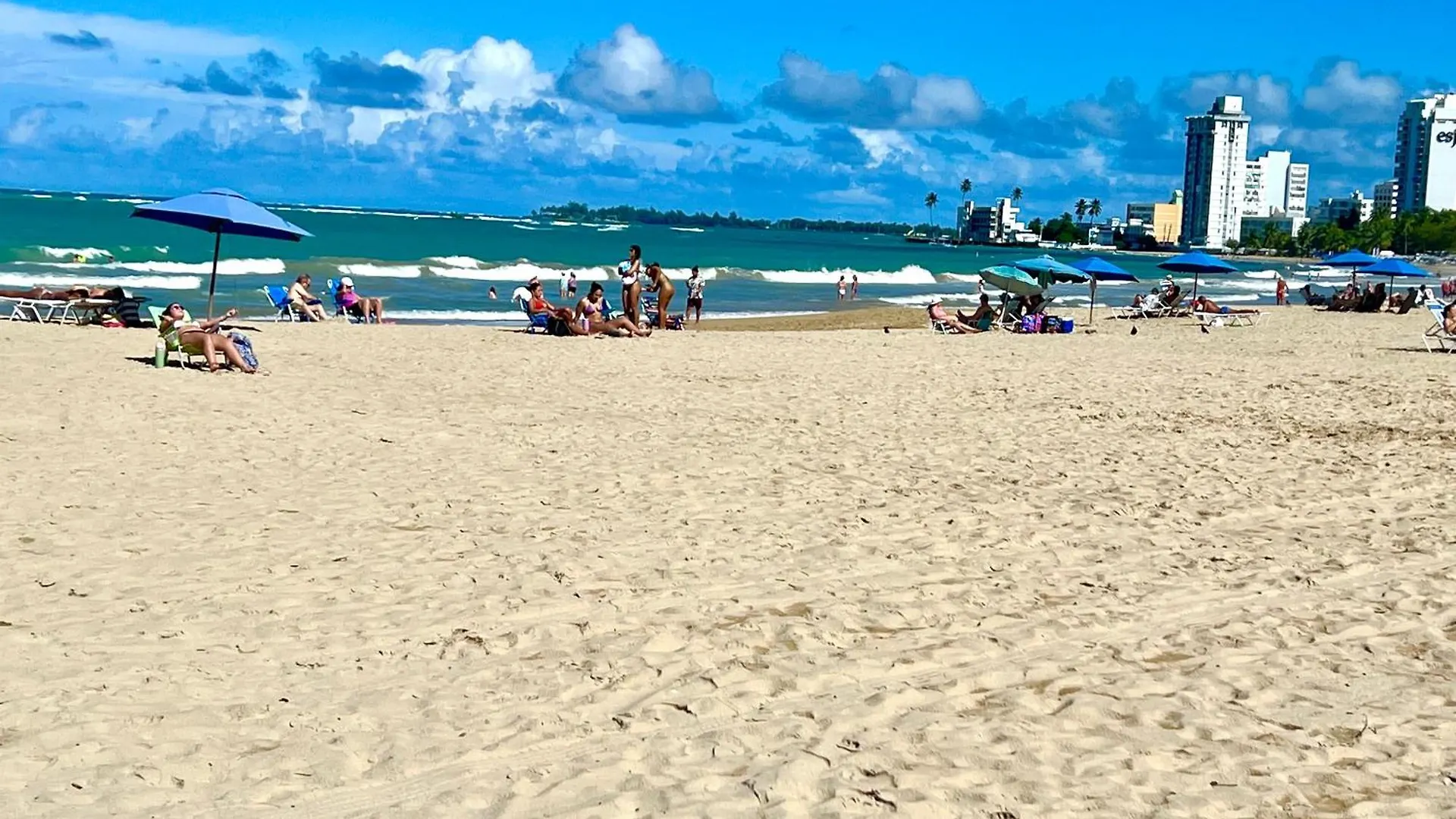 Beachfront Tropical Tantra Apartment サンジョアン 0*,  プエルトリコ