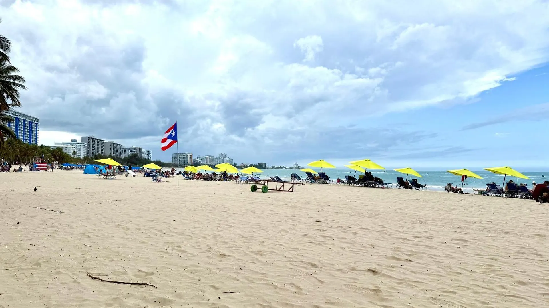 Beachfront Tropical Tantra Apartment サンジョアン